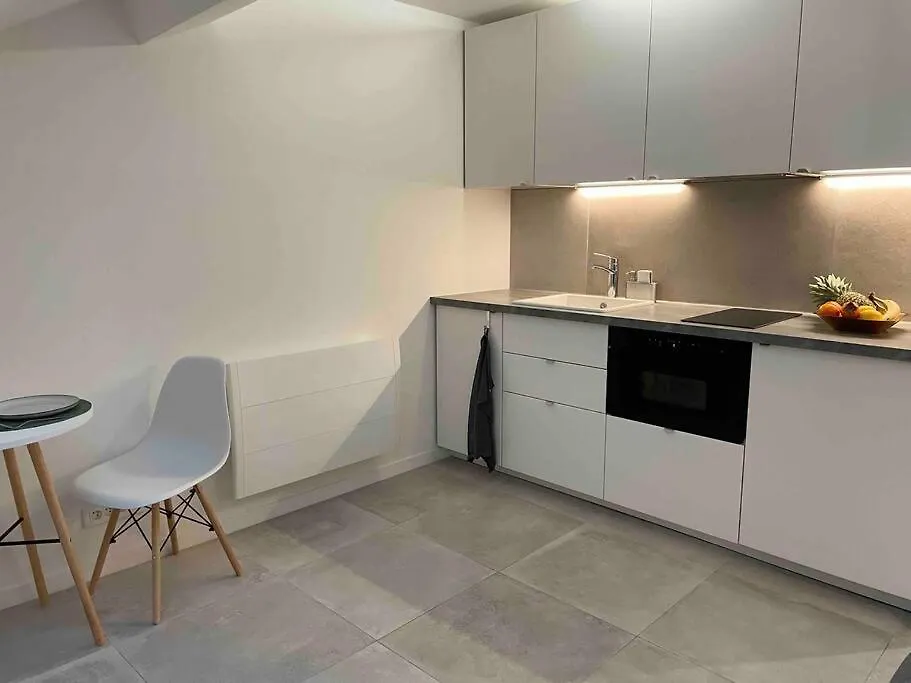 Charming Studio In The Heart Of Paris-1
